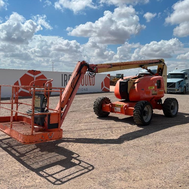 2011 JLG 600AJ