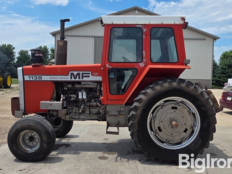 1976-massey-ferguson-1135-image-8