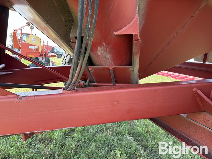brent-gc572-grain-cart-image-18
