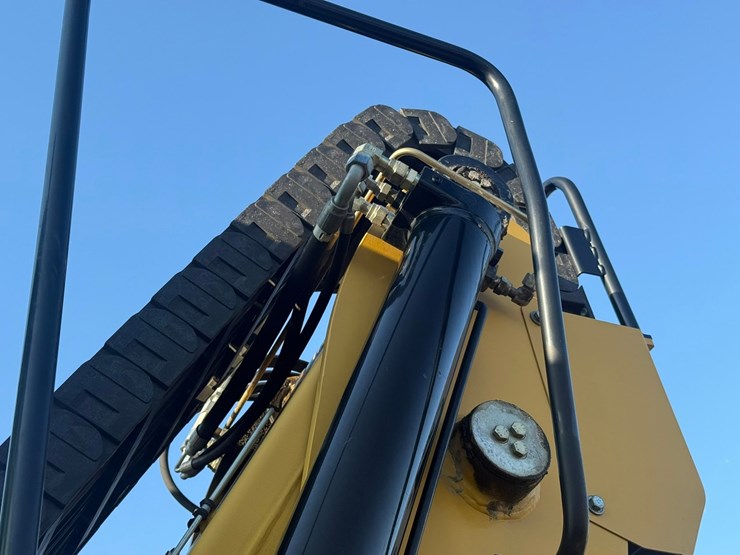 #1298-•-caterpillar-m318d-material-handler-image-41