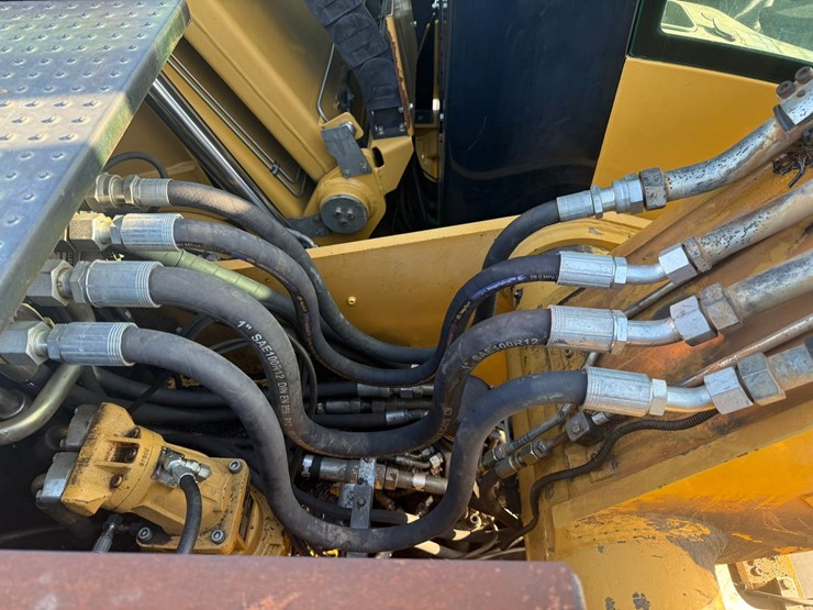 #1298-•-caterpillar-m318d-material-handler-image-22