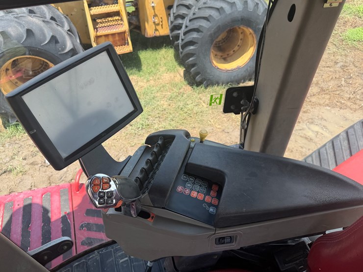 2014-case-ih-470-image-109