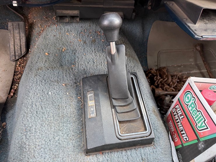 1987-gmc-suburban-image-40