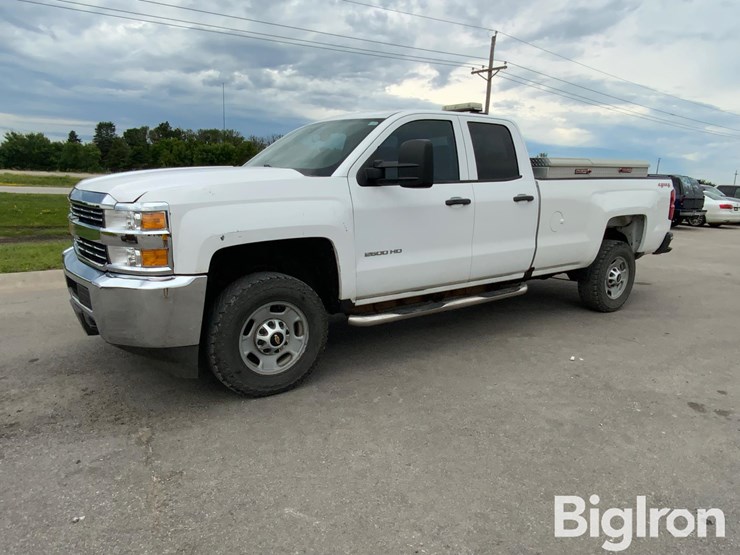 2016-chevrolet-silverado-2500-image-1