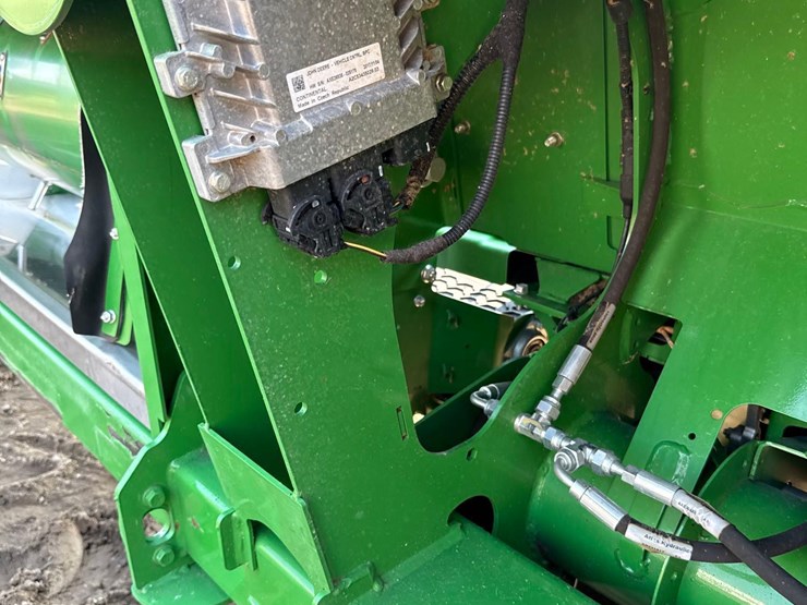 2018-john-deere-635fd-image-21