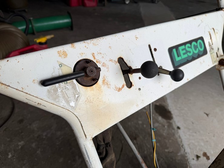 #4058-•-lesco-renovator-20-walk-behind-slit-seeder-image-23