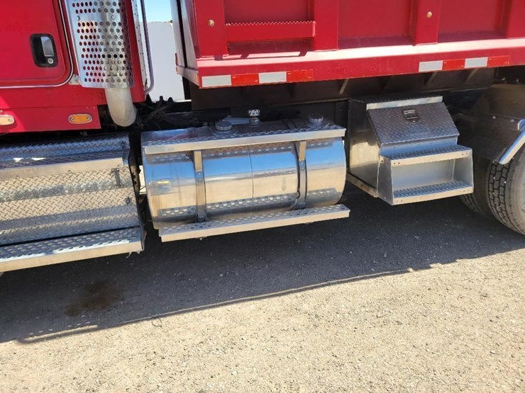 2010-kenworth-t800-image-12