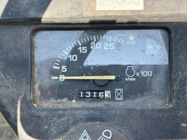 john-deere-4100-image-17