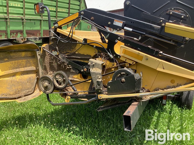 2010-new-holland-74c-image-11