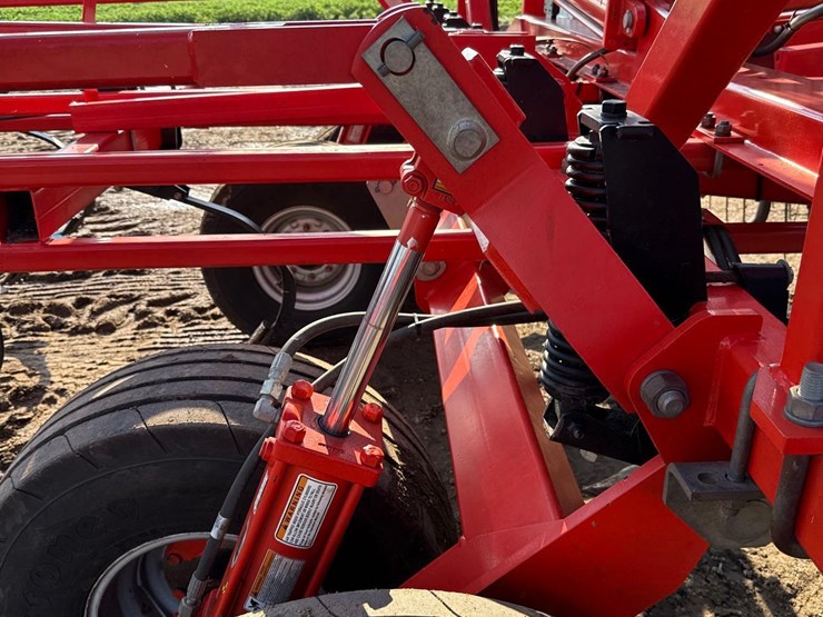 2013-kuhn-krause-5635-46ft-field-cultivator-image-55