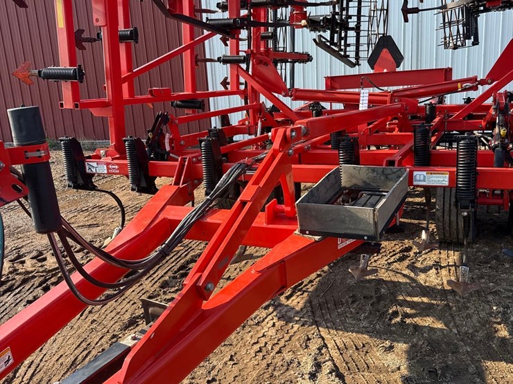 2013-kuhn-krause-5635-46ft-field-cultivator-image-9