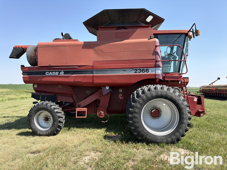 2000-case-ih-2366-image-4