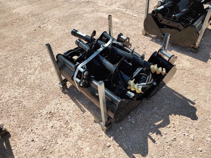 mini-excavator-attachment-set-image-2