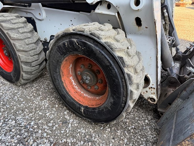 2011-bobcat-s630-image-12