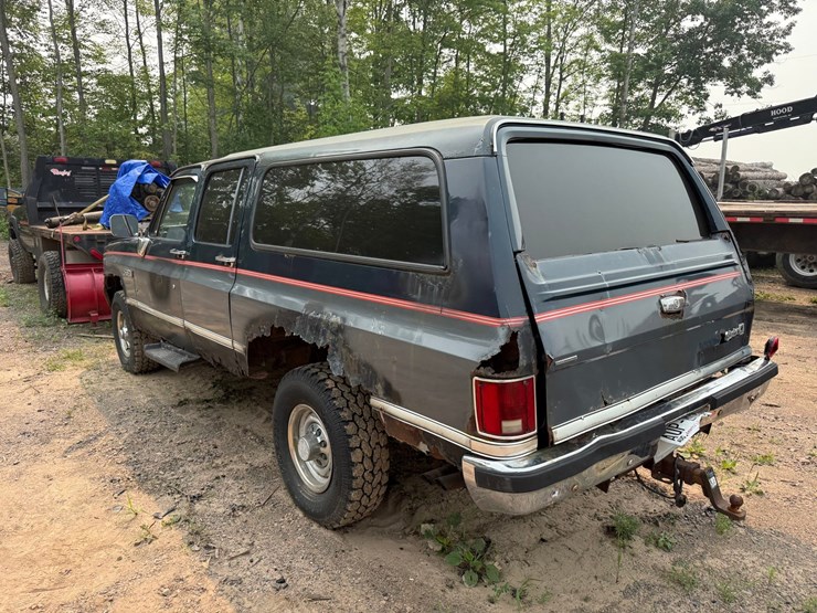 1987-gmc-suburban-image-3