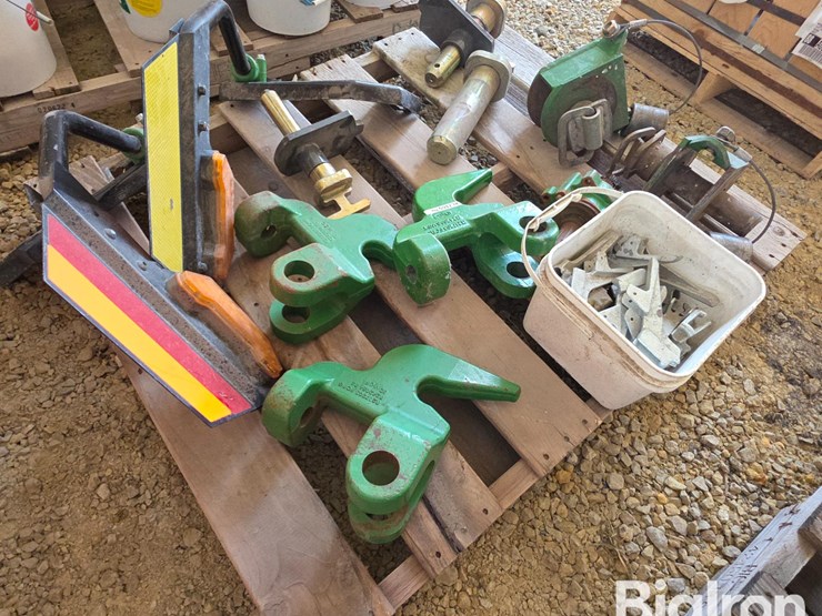 john-deere-hitch-parts,-pins,-&-safety-lights-image-3