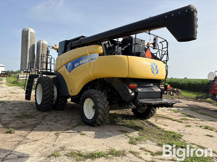 2009-new-holland-cr9040-image-7
