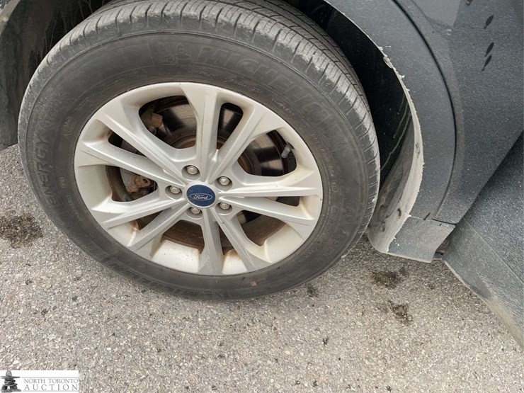 2019-ford-escape-image-24