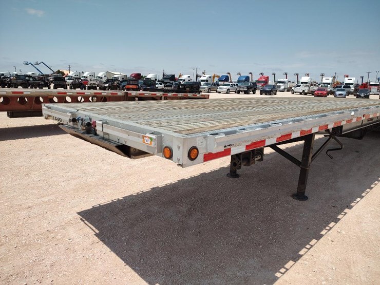 2000-chaparral-48-ft-image-6