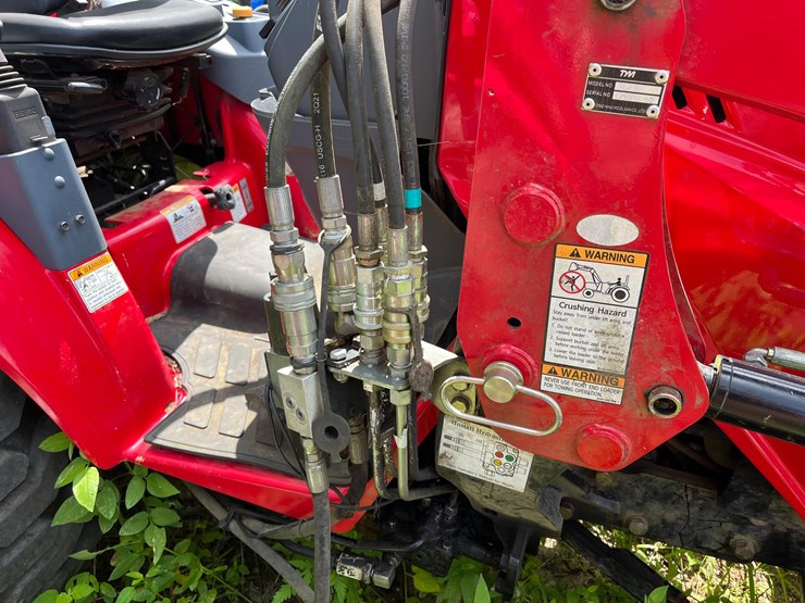2021-tym-t25h-compact-utility-tractor-w/loader-image-15