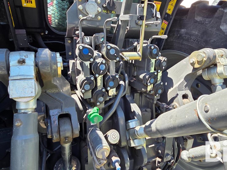 2013-massey-ferguson-8670-image-13