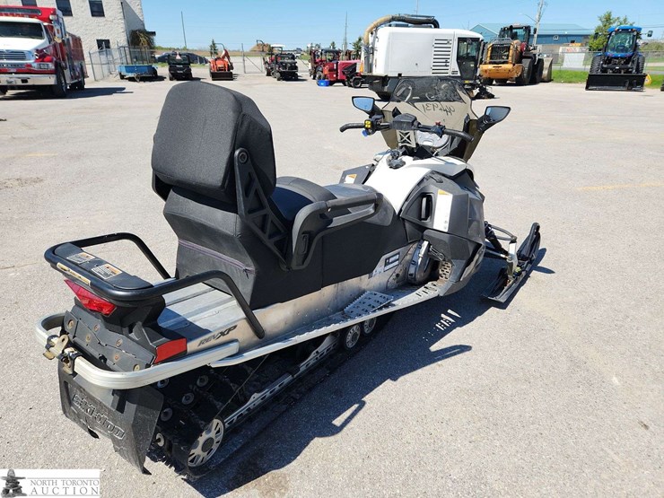 2014-grand-touring-sport-ski-doo-2014-ski-doo-grand-touring-sport-image-5
