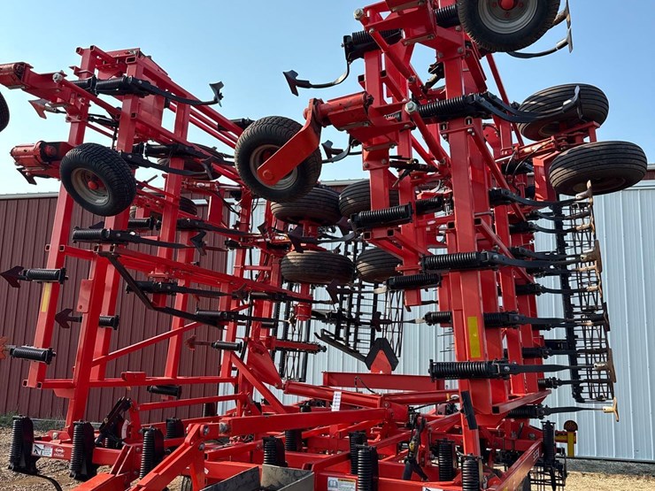 2013-kuhn-krause-5635-46ft-field-cultivator-image-8