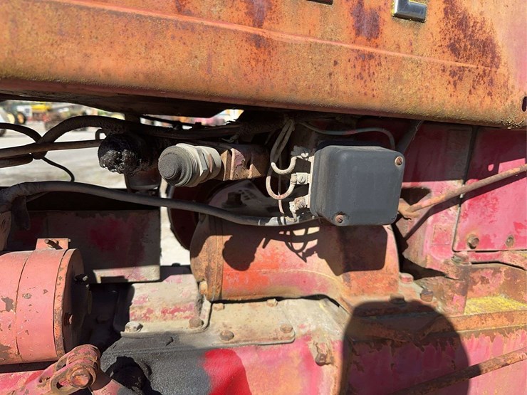 farmall-300-gas-image-40