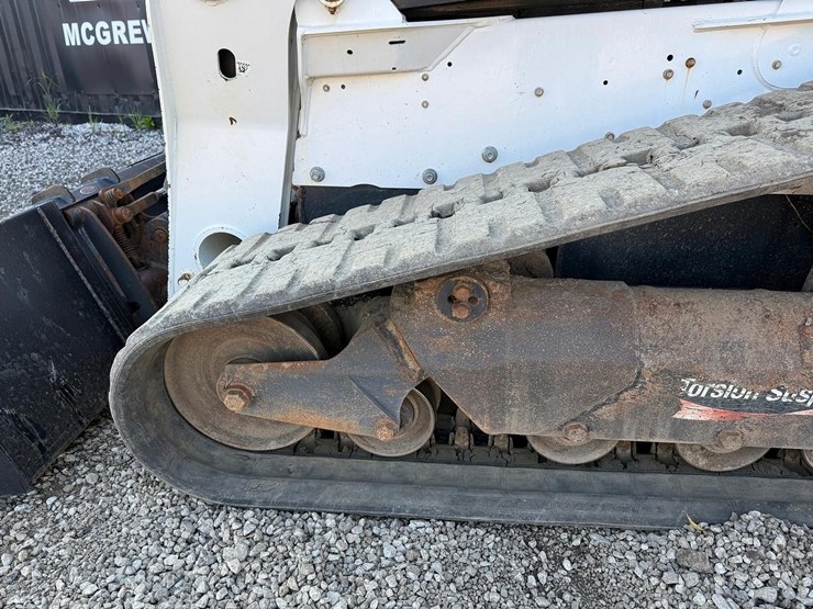 2023-bobcat-t870-image-17