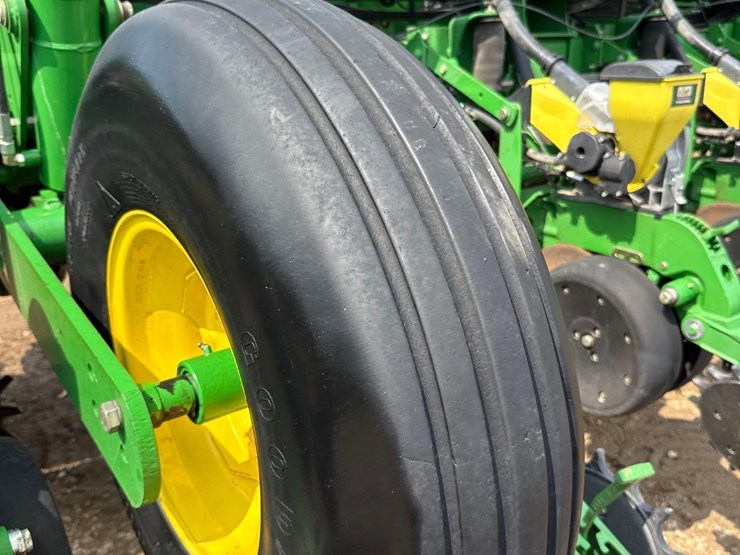 2006-john-deere-1770nt-image-52