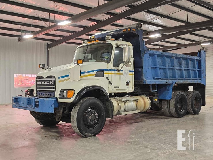 2007-mack-granite-cv713-image-1