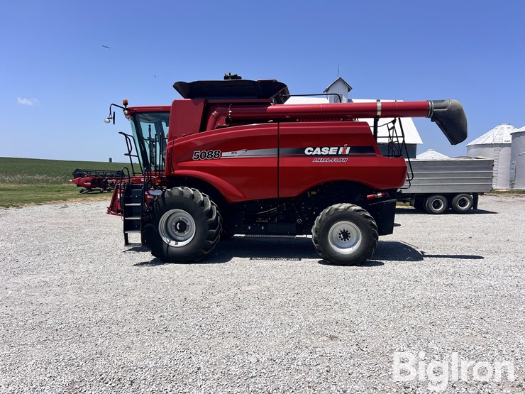 2009-case-ih-5088-image-8