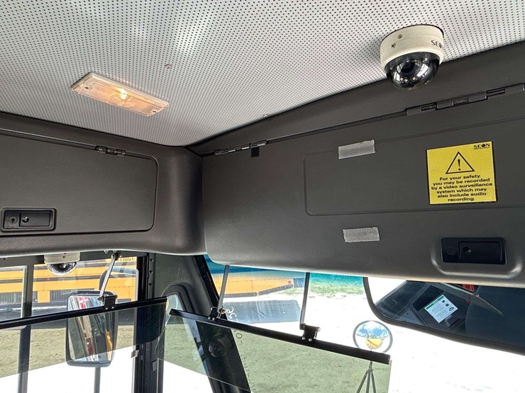 2016-freightliner-b2-image-30