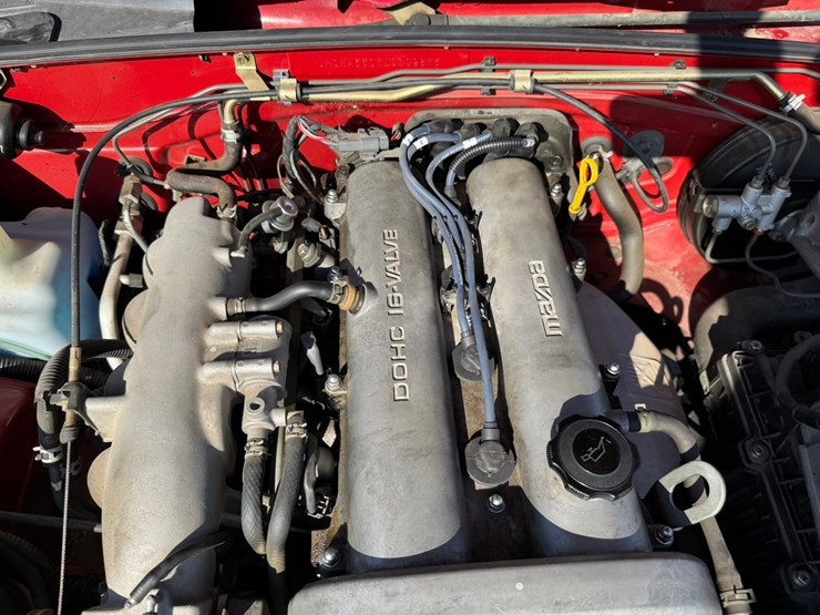 #1872-•-1990-mazda-miata-convertible-image-41