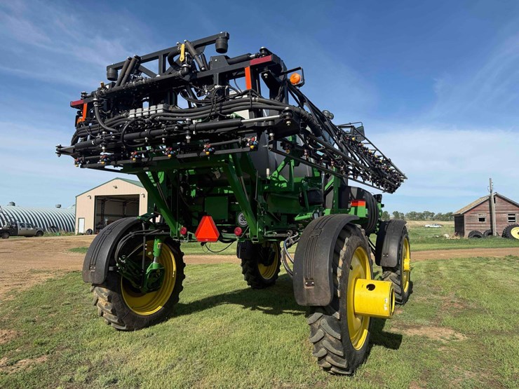 2011-john-deere-4830-image-10