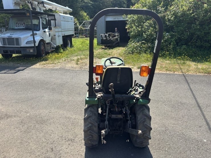 john-deere-4100-image-4