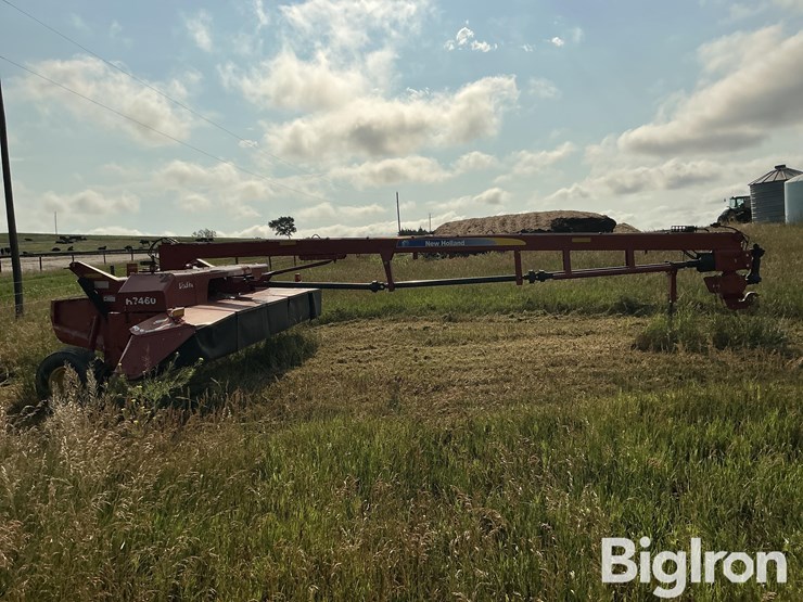 new-holland-h7460-image-4