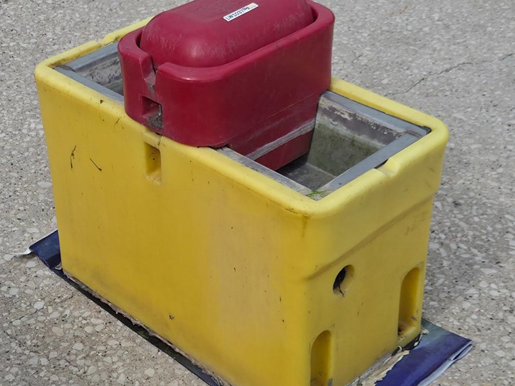 ritchie-heated-livestock-waterer-image-3
