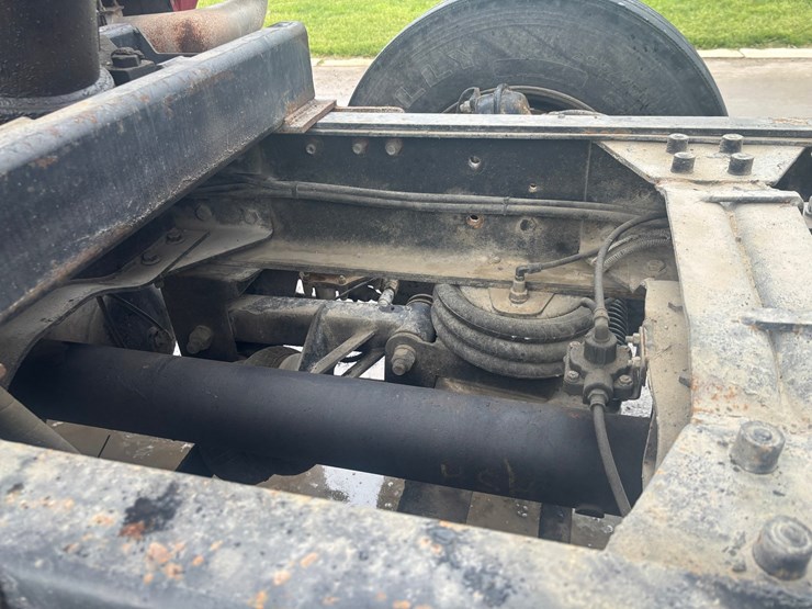 2004-mack-granite-cv713-image-81