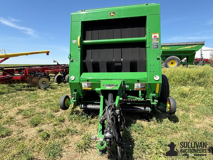 2010-john-deere-568-image-2
