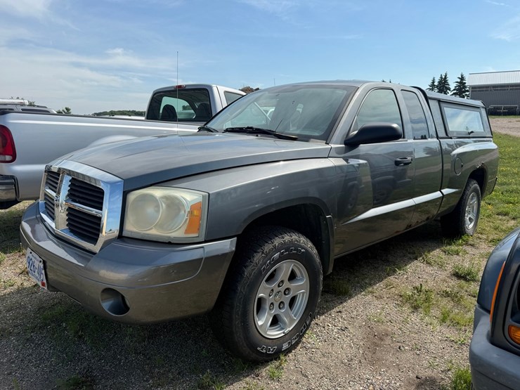 2007-dodge-dakota-image-1