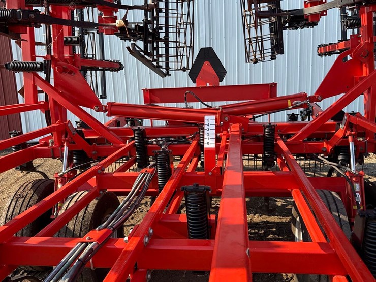2013-kuhn-krause-5635-46ft-field-cultivator-image-13