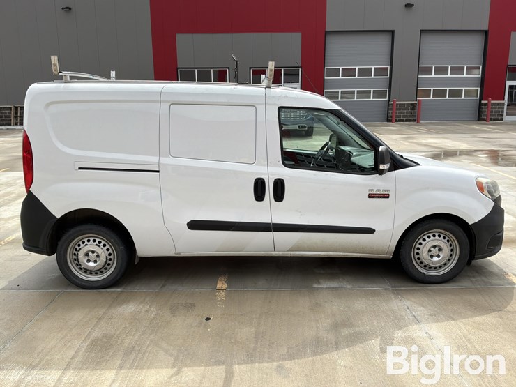 2017-ram-promaster-city-image-4