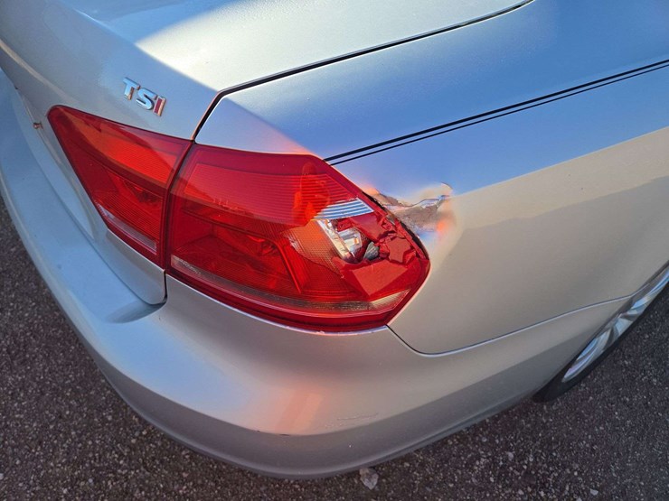 2015-volkswagen-passat-limited-edition-/-s-/-wolfsburg-sedan-4d-image-5