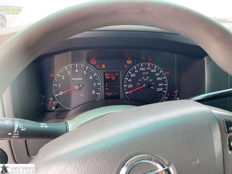 2016-nissan-nv3500hd-image-8