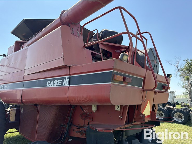 2000-case-ih-2366-image-14
