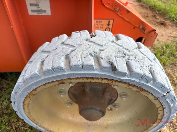 2017-jlg-e400a-image-12