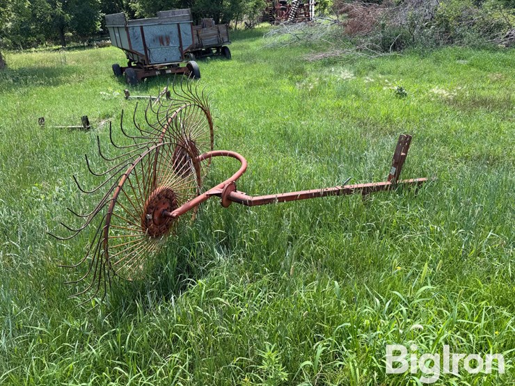 3-pt-hay-inverter-rake-image-4