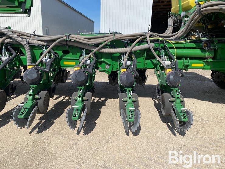2022-john-deere-1775nt-image-16