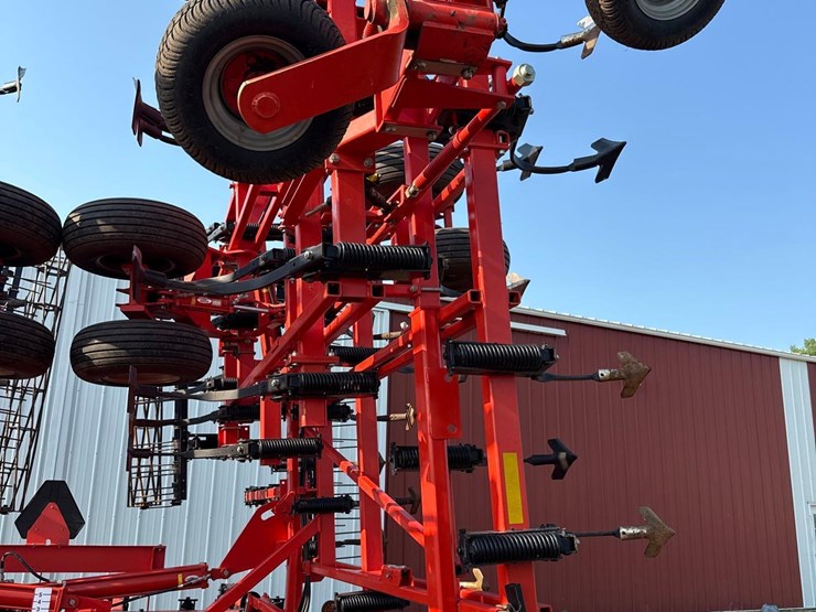 2013-kuhn-krause-5635-46ft-field-cultivator-image-11